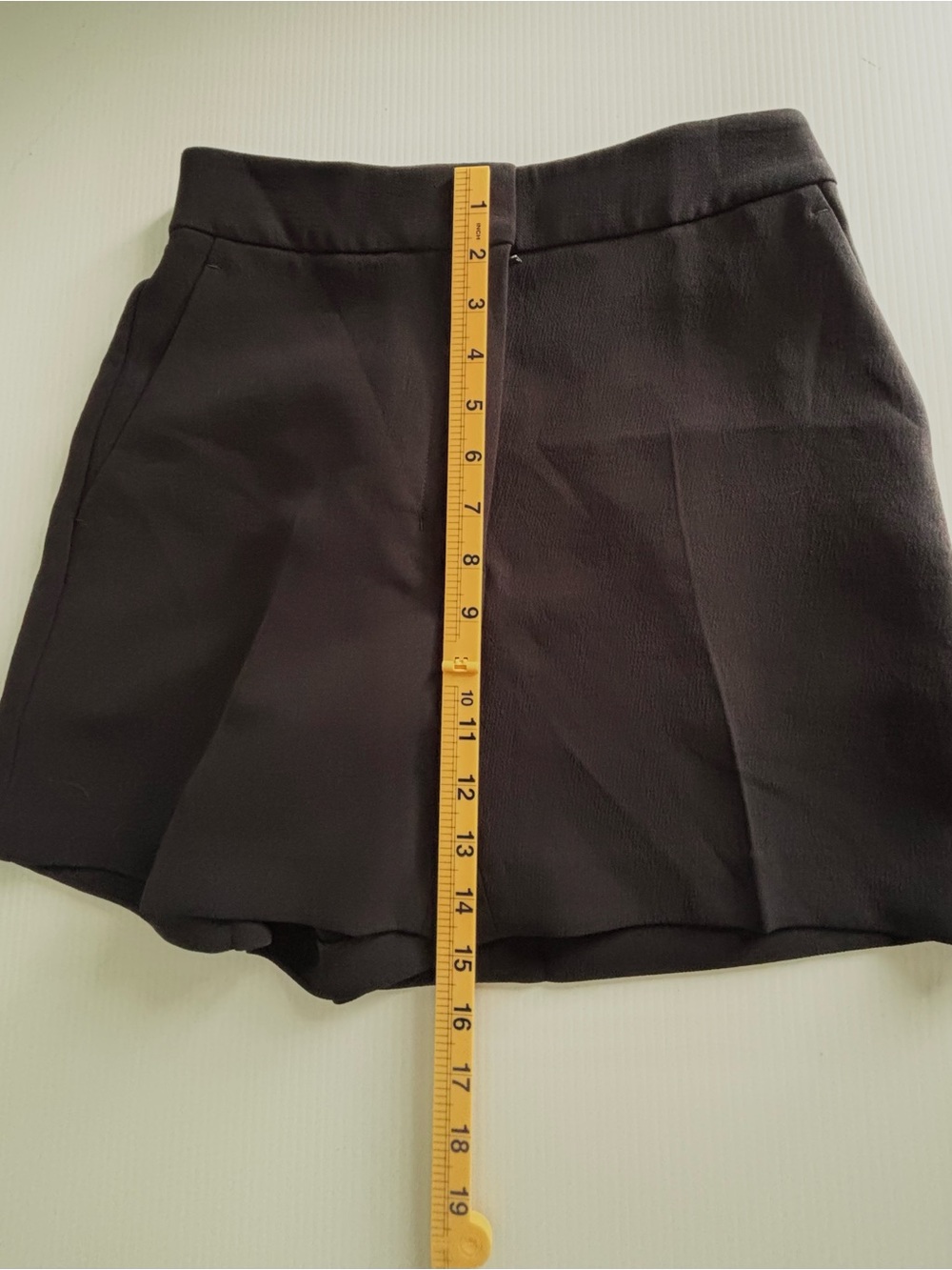 Wilfred Aritzia NWOT High Waisted Black Pleated Suiting Shorts SZ 4 Quiet Luxury - Picture 8 of 9